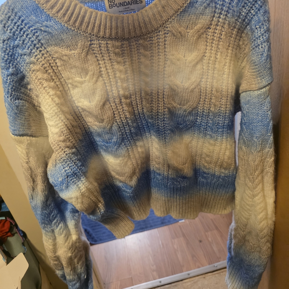 No Boundaries Women's Sweater in Blue and Cream Ombre